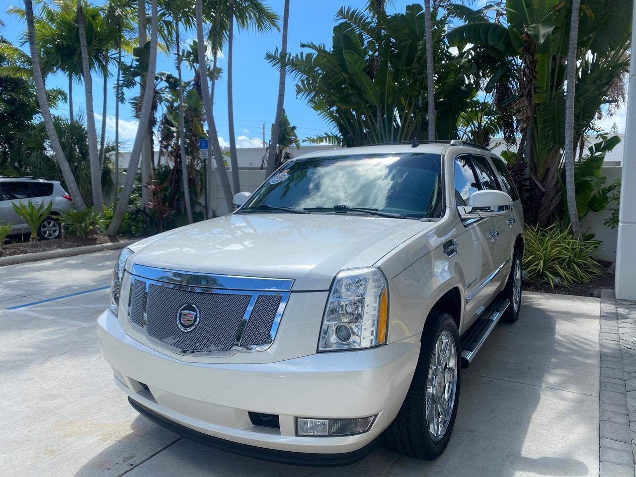 2013 Cadillac Escalade Luxury 1 OWNER LOW MILES 70,251 Pompano Beach FL