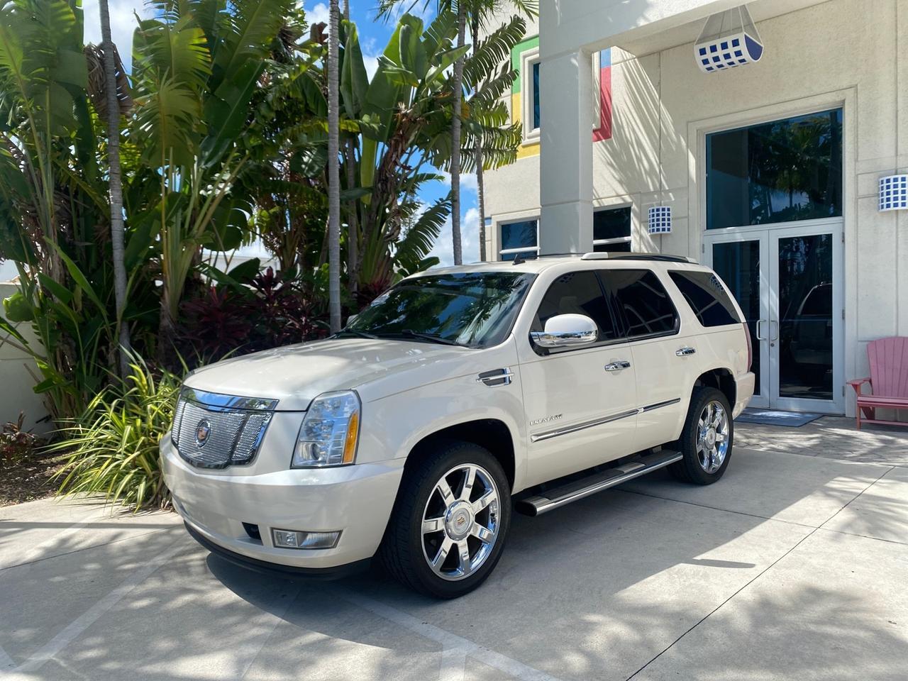 2013 Cadillac Escalade Luxury 1 OWNER LOW MILES 70,251 Pompano Beach FL