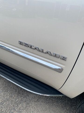 2013 Cadillac Escalade Luxury