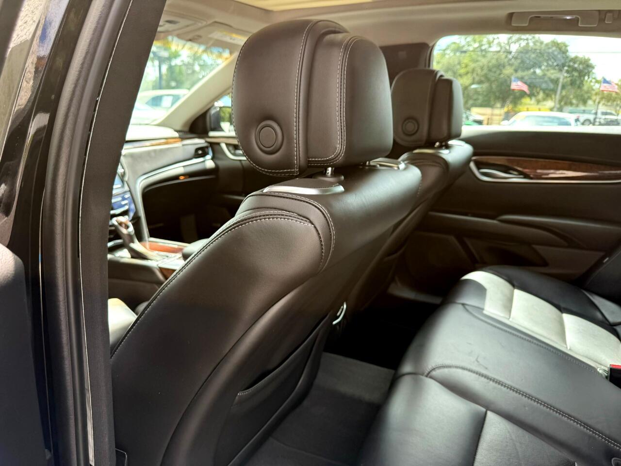 2013 Cadillac XTS Premium photo 20