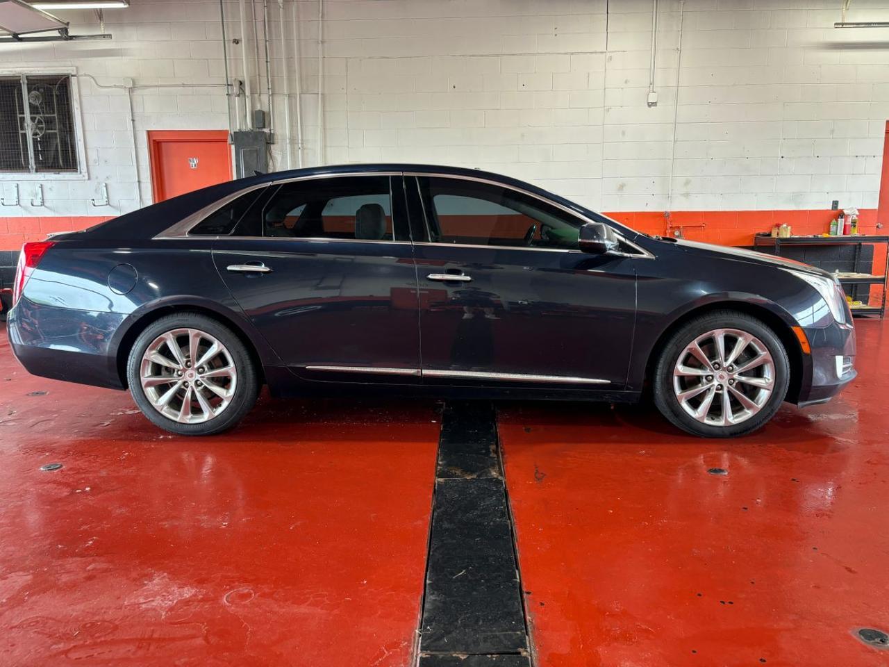2013 Cadillac XTS 3.6L FWD Luxury Collection's photo