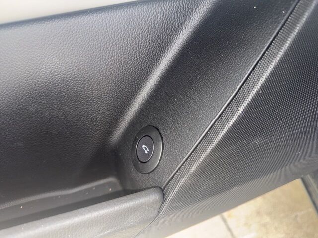 2013 Cadillac XTS Premium West Burlington IA