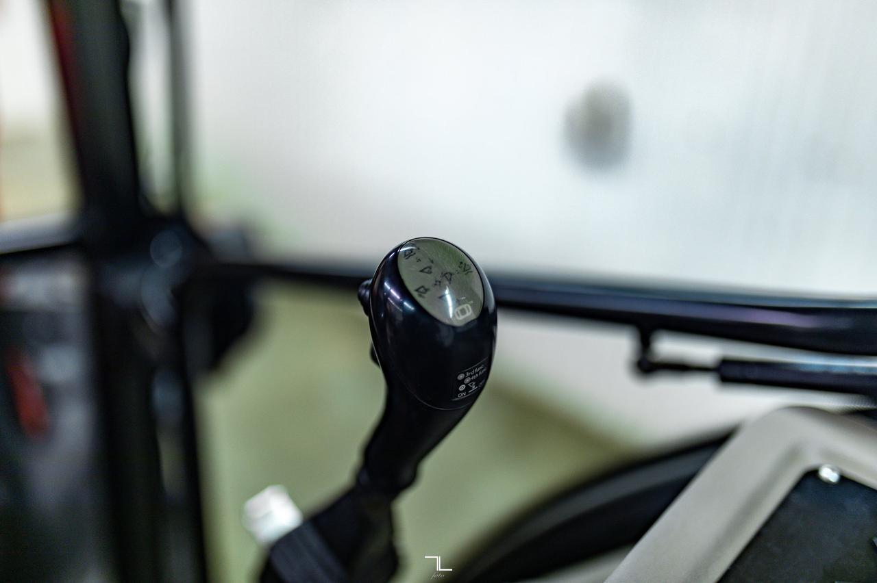 2013 Case IH Farmall 95 MFWD Tractor Loader Red Deer AB