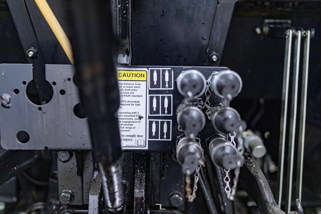 2013 Case IH Farmall 95 MFWD Tractor Loader Red Deer AB