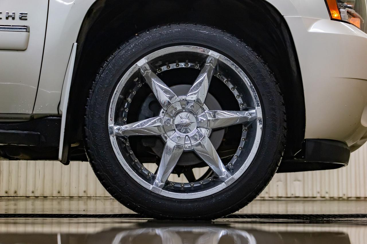 2013 Chevrolet Avalanche 4x4 Crew Cab LTZ Black Diamond Leather Roof Nav DVD Red Deer AB