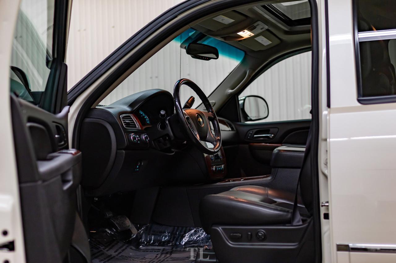 2013 Chevrolet Avalanche 4x4 Crew Cab LTZ Black Diamond Leather Roof Nav Red Deer AB