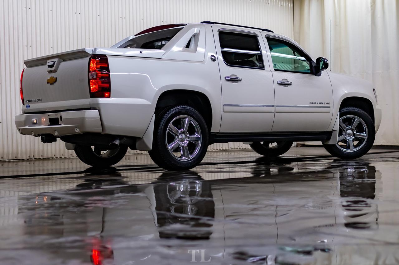 2013 Chevrolet Avalanche 4x4 Crew Cab LTZ Black Diamond Leather Roof Nav Red Deer AB