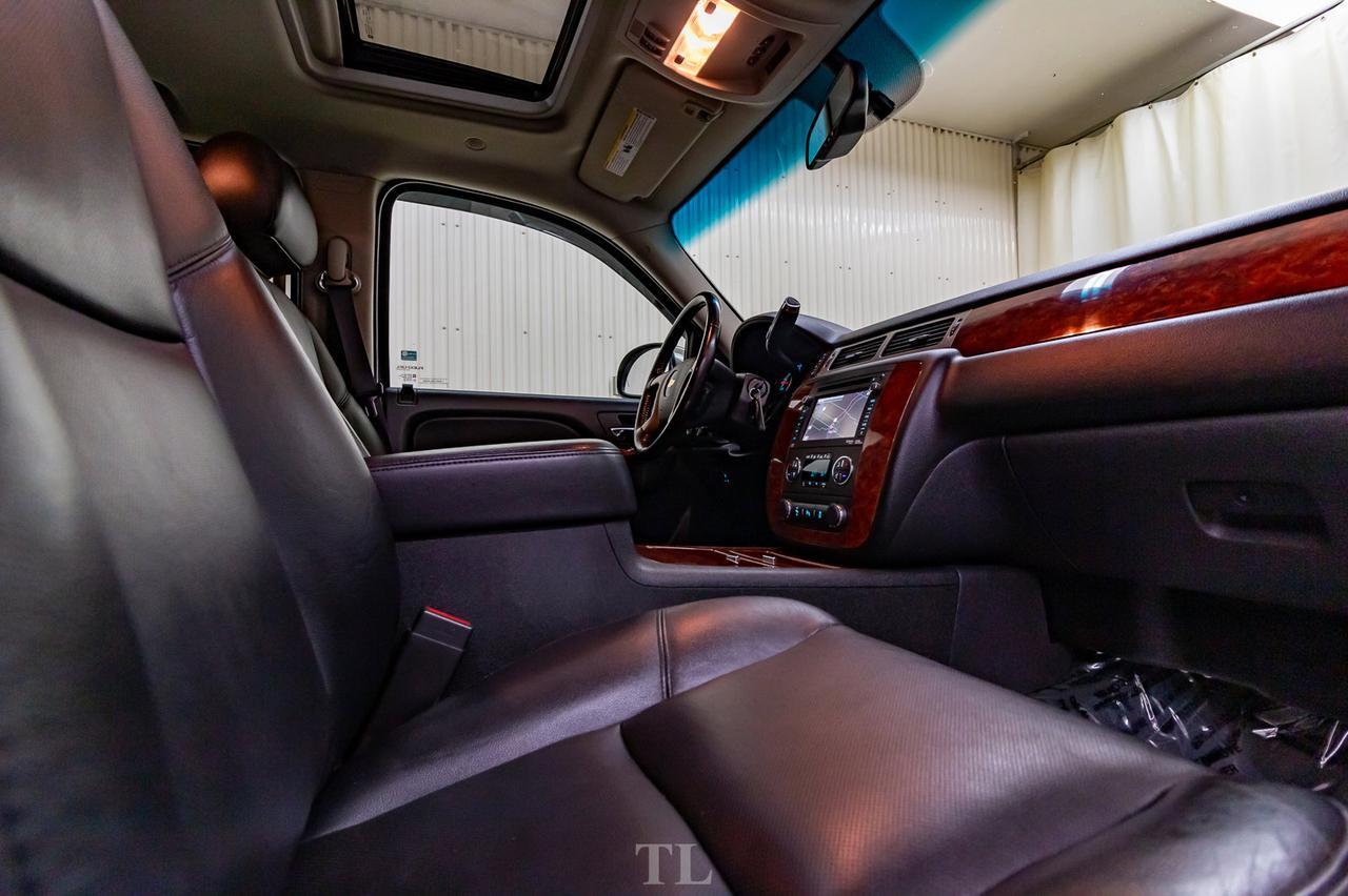 2013 Chevrolet Avalanche 4x4 Crew Cab LTZ Black Diamond Leather Roof Nav Red Deer AB