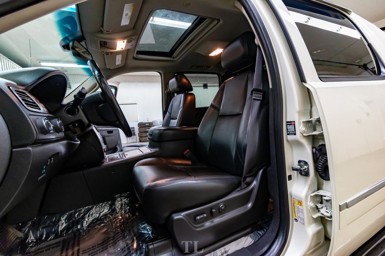 2013 Chevrolet Avalanche 4x4 Crew Cab LTZ Black Diamond Leather Roof Nav Red Deer AB