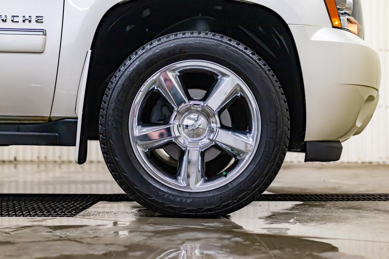 2013 Chevrolet Avalanche 4x4 Crew Cab LTZ Black Diamond Leather Roof Nav Red Deer AB