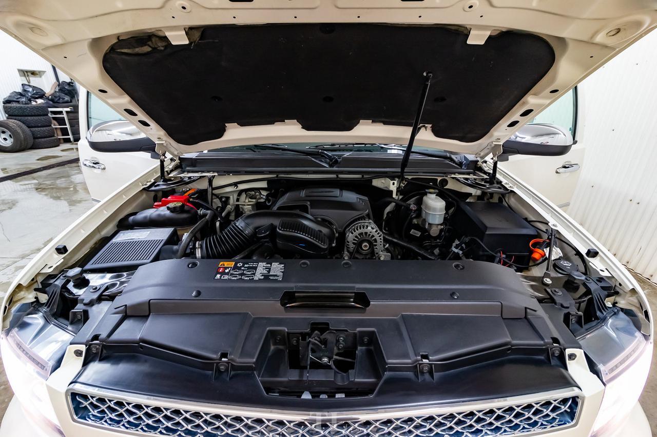 2013 Chevrolet Avalanche 4x4 Crew Cab LTZ Black Diamond Leather Roof Nav Red Deer AB