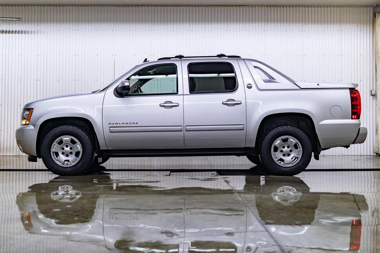 2013 Chevrolet Avalanche 4x4 LT Black Diamond Edition BCam Red Deer AB