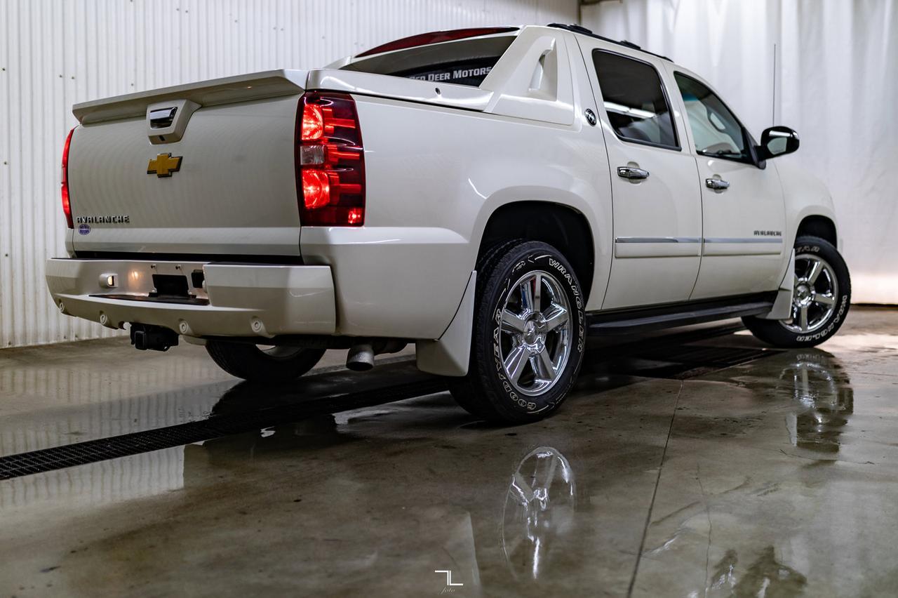 2013 Chevrolet Avalanche 4x4 LTZ Black Diamond Edition Leather Roof Nav Red Deer AB