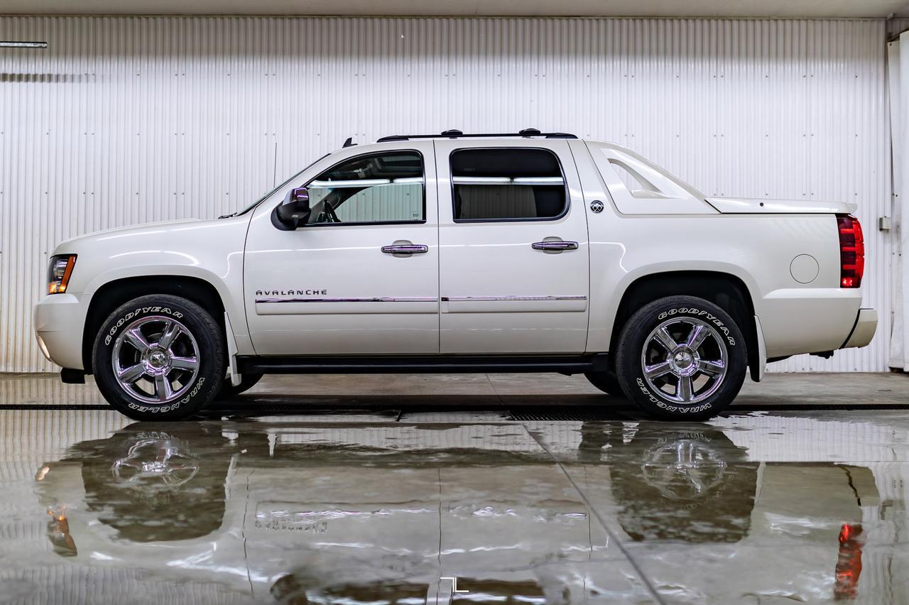2013 Chevrolet Avalanche 4x4 LTZ Black Diamond Edition Leather Roof Nav Red Deer AB