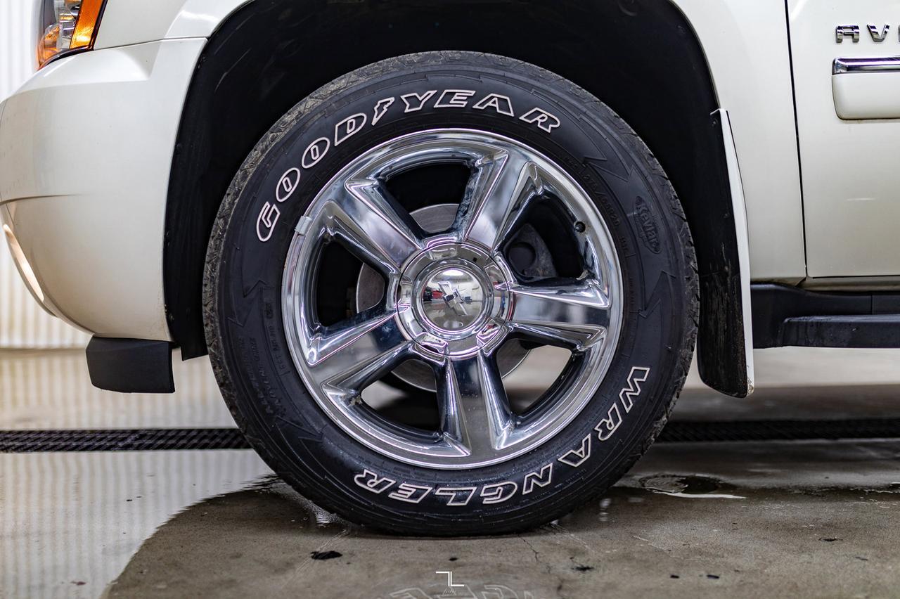 2013 Chevrolet Avalanche 4x4 LTZ Black Diamond Edition Leather Roof Nav Red Deer AB