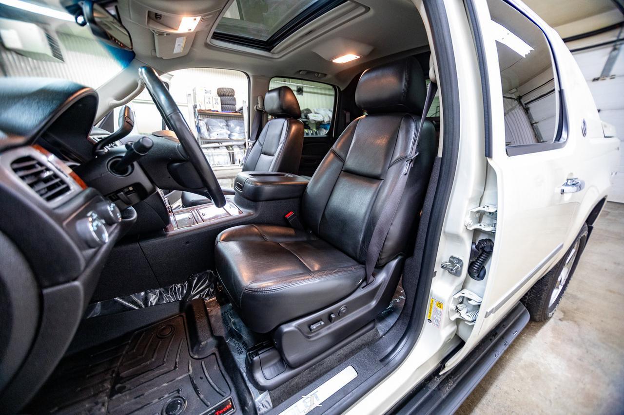 2013 Chevrolet Avalanche 4x4 LTZ Black Diamond Edition Leather Roof Nav Red Deer AB