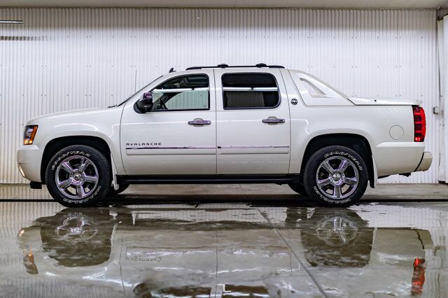 2013 Chevrolet Avalanche 4x4 LTZ Black Diamond Edition Leather Roof Nav Red Deer AB