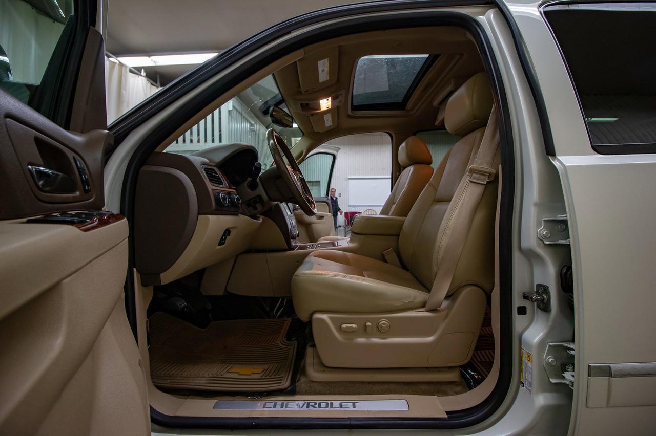 2013 Chevrolet Avalanche 4x4 LTZ Black Diamond Leather Roof Nav DVD Red Deer AB