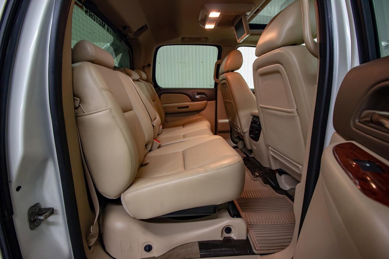 2013 Chevrolet Avalanche 4x4 LTZ Black Diamond Leather Roof Nav DVD Red Deer AB