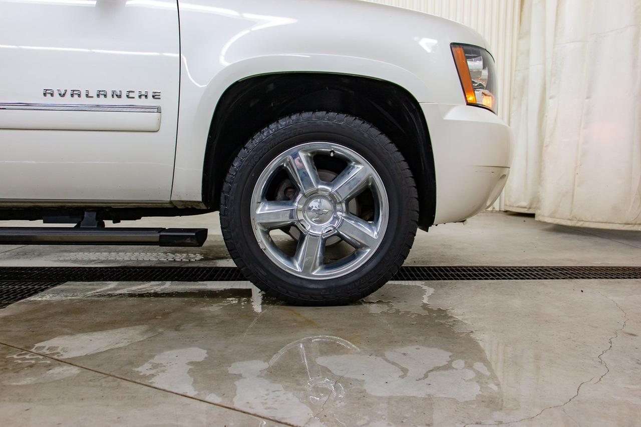 2013 Chevrolet Avalanche 4x4 LTZ Black Diamond Leather Roof Nav DVD Red Deer AB