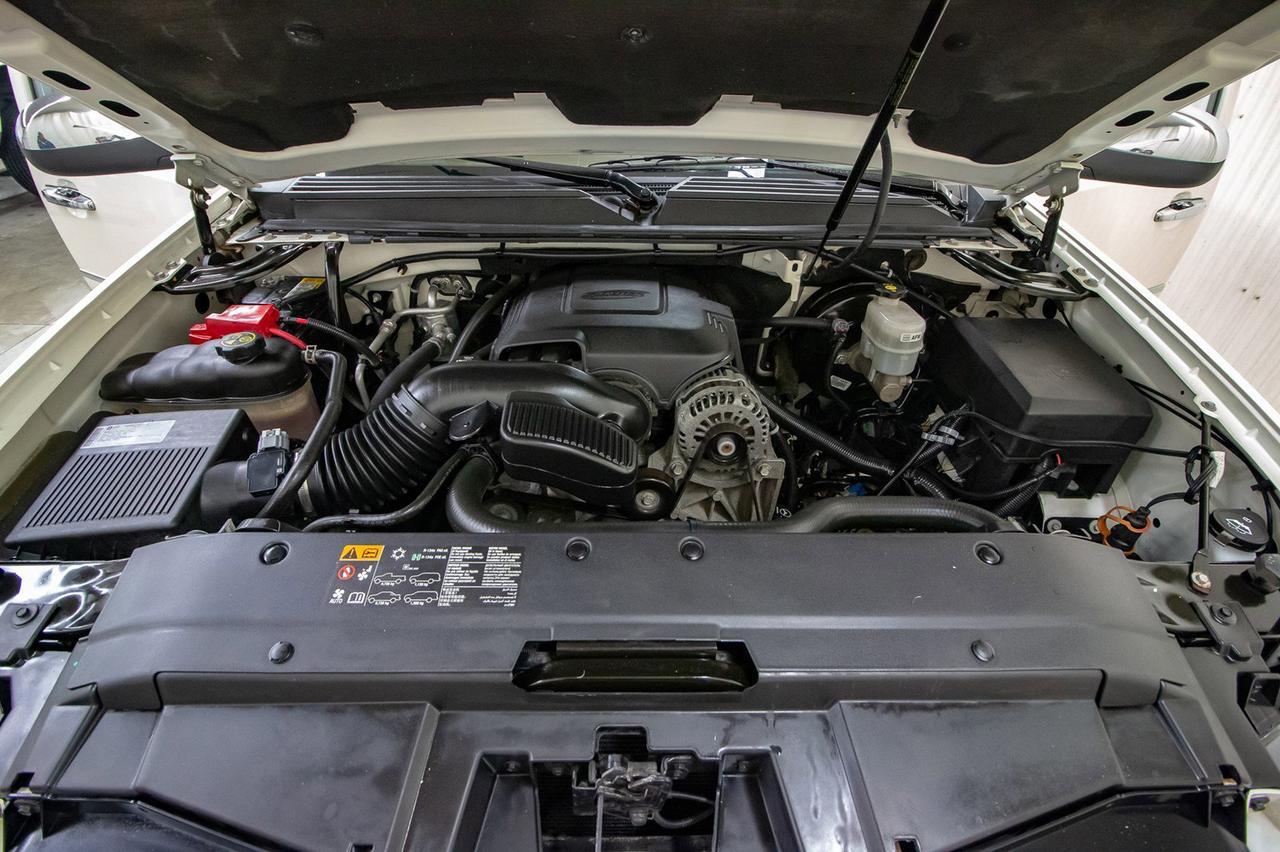 2013 Chevrolet Avalanche 4x4 LTZ Black Diamond Leather Roof Nav DVD Red Deer AB