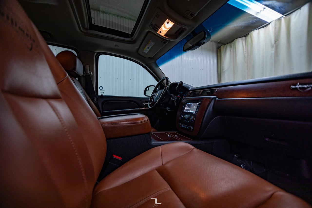 2013 Chevrolet Avalanche 4x4 LTZ Ultimate GFX Leather Roof Nav Red Deer AB