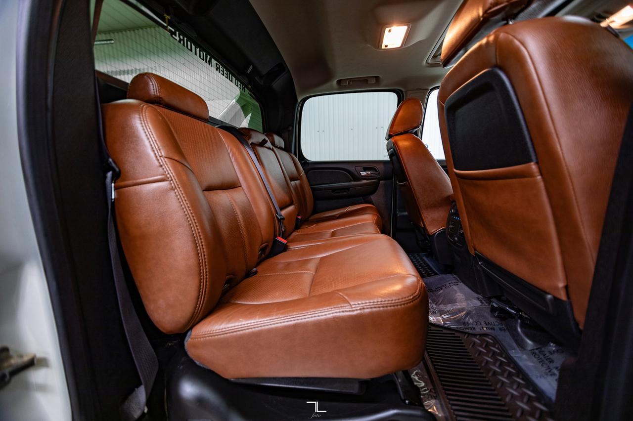 2013 Chevrolet Avalanche 4x4 LTZ Ultimate GFX Leather Roof Nav Red Deer AB