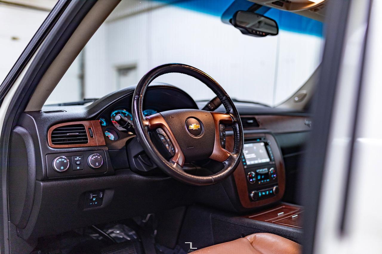 2013 Chevrolet Avalanche 4x4 LTZ Ultimate GFX Leather Roof Nav Red Deer AB