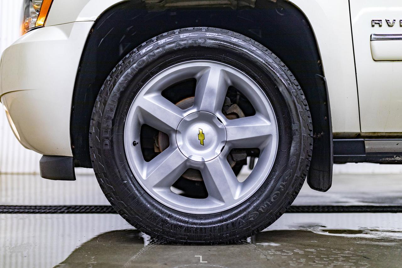 2013 Chevrolet Avalanche 4x4 LTZ Ultimate GFX Leather Roof Nav Red Deer AB