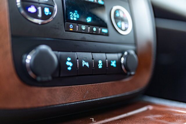 2013 Chevrolet Avalanche 4x4 LTZ Ultimate GFX Leather Roof Nav Red Deer AB