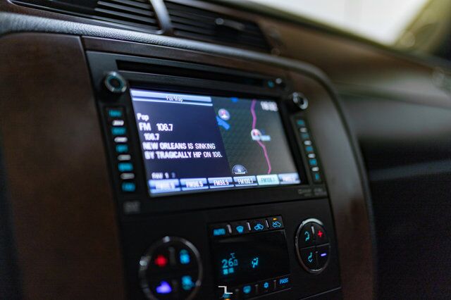 2013 Chevrolet Avalanche 4x4 LTZ Ultimate GFX Leather Roof Nav Red Deer AB