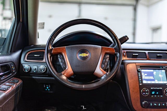 2013 Chevrolet Avalanche 4x4 LTZ Ultimate GFX Leather Roof Nav Red Deer AB