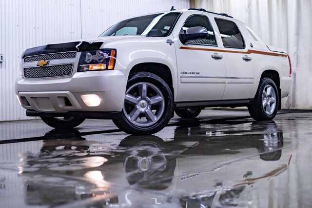2013 Chevrolet Avalanche 4x4 LTZ Ultimate GFX Leather Roof Nav Red Deer AB