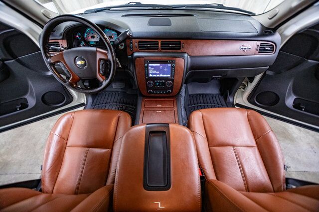 2013 Chevrolet Avalanche 4x4 LTZ Ultimate GFX Leather Roof Nav Red Deer AB