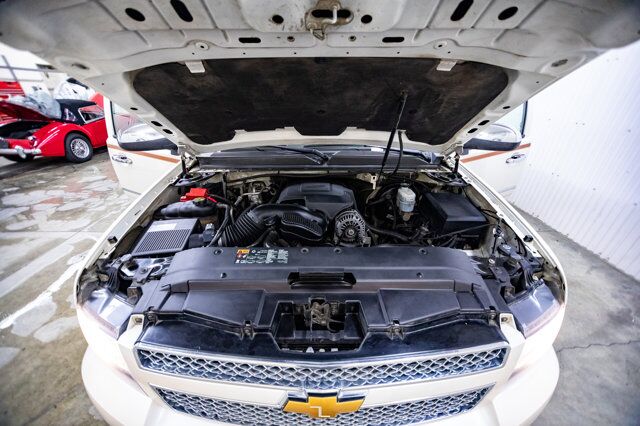 2013 Chevrolet Avalanche 4x4 LTZ Ultimate GFX Leather Roof Nav Red Deer AB