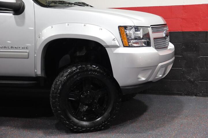 2013 Chevrolet Avalanche LT 4WD Black Diamond Lifted 4WD 4dr Truck Chicago IL