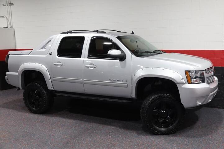 2013 Chevrolet Avalanche LT 4WD Black Diamond Lifted 4WD 4dr Truck Chicago IL