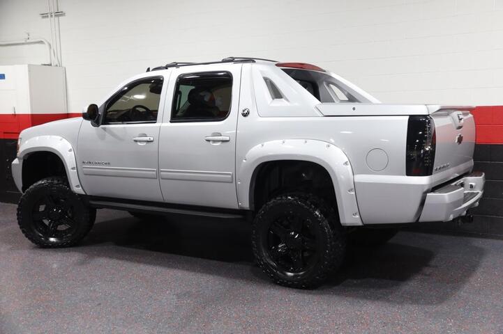 2013 Chevrolet Avalanche LT 4WD Black Diamond Lifted 4WD 4dr Truck Chicago IL