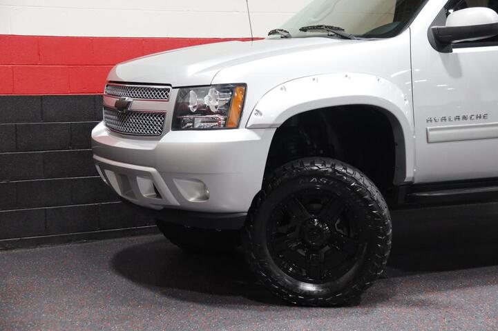 2013 Chevrolet Avalanche LT 4WD Black Diamond Lifted 4WD 4dr Truck Chicago IL