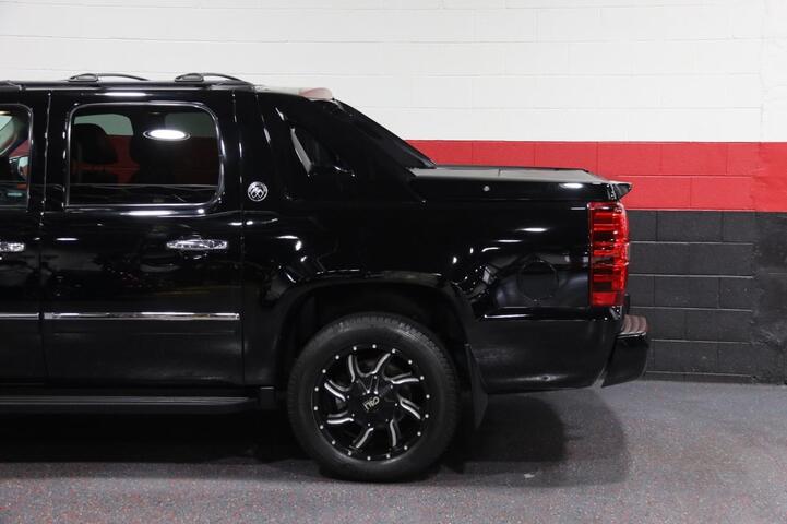 2013 Chevrolet Avalanche LTZ 4WD 4dr Truck Black Diamond Chicago IL