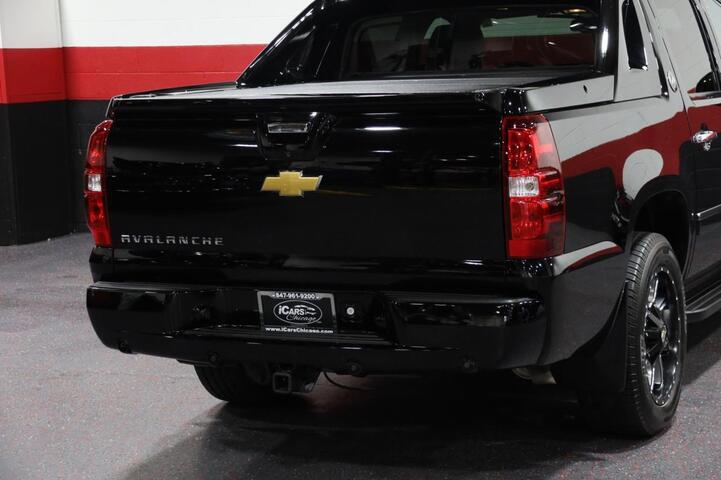 2013 Chevrolet Avalanche LTZ 4WD 4dr Truck Black Diamond Chicago IL