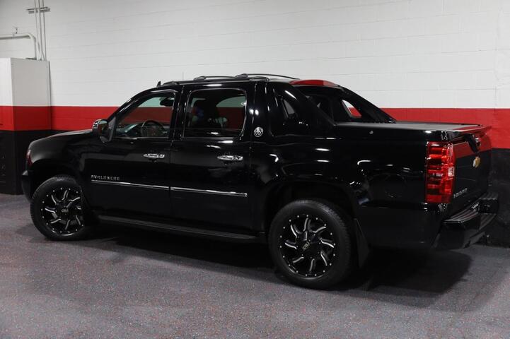 2013 Chevrolet Avalanche LTZ 4WD 4dr Truck Black Diamond Chicago IL