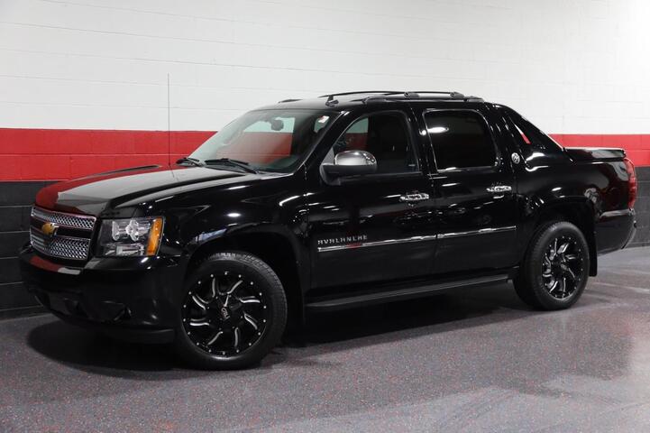 2013 Chevrolet Avalanche LTZ 4WD 4dr Truck Black Diamond Chicago IL