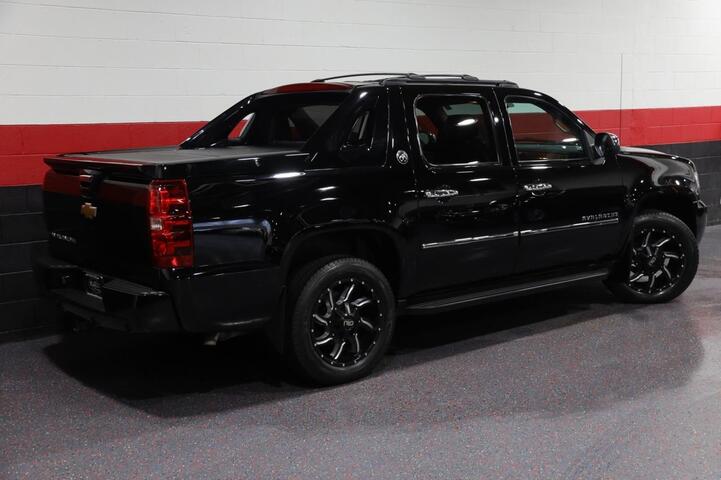 2013 Chevrolet Avalanche LTZ 4WD 4dr Truck Black Diamond Chicago IL