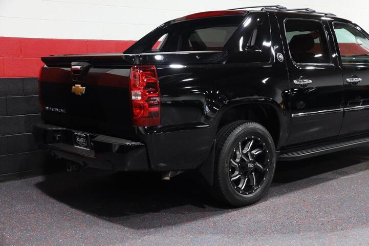 2013 Chevrolet Avalanche LTZ 4WD 4dr Truck Black Diamond Chicago IL