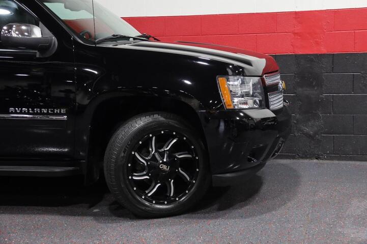 2013 Chevrolet Avalanche LTZ 4WD 4dr Truck Black Diamond Chicago IL