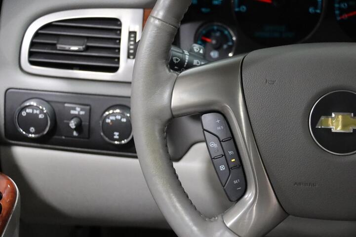 2013 Chevrolet Avalanche LTZ 4WD Black Diamond Edition 4dr Pick Up Truck Chicago IL