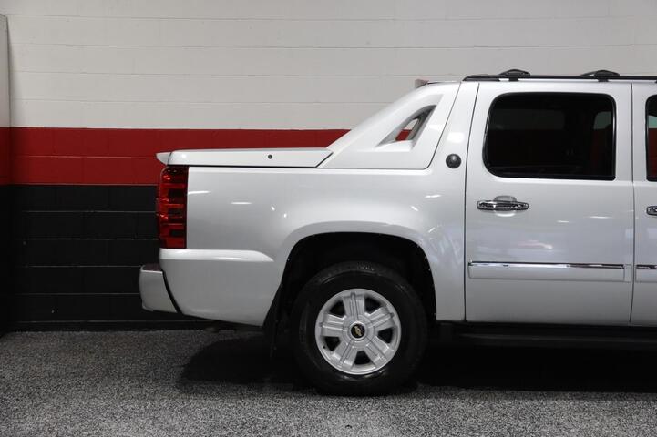 2013 Chevrolet Avalanche LTZ 4WD Black Diamond Edition 4dr Pick Up Truck Chicago IL