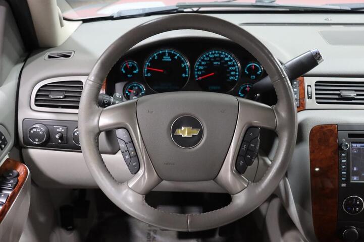 2013 Chevrolet Avalanche LTZ 4WD Black Diamond Edition 4dr Pick Up Truck Chicago IL