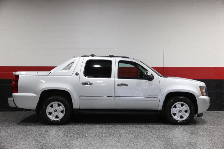 2013 Chevrolet Avalanche LTZ 4WD Black Diamond Edition 4dr Pick Up Truck Chicago IL